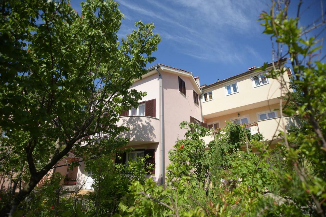 Apartmani Vitkovic II Cres Exterior photo