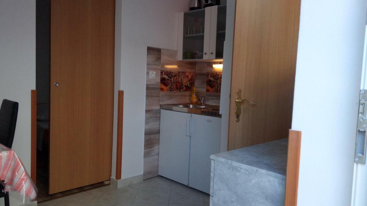 Apartmani Vitkovic II Cres Exterior photo