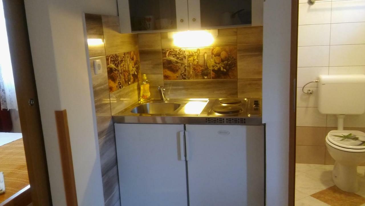 Apartmani Vitkovic II Cres Exterior photo