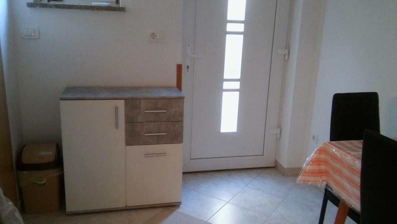 Apartmani Vitkovic II Cres Exterior photo